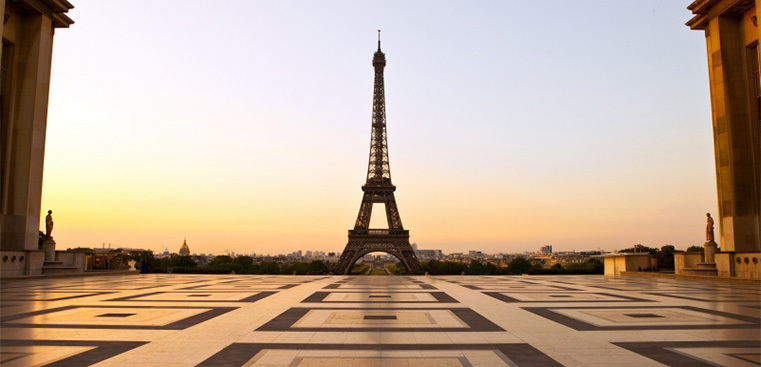 Image of the Eiffel tower in Paris