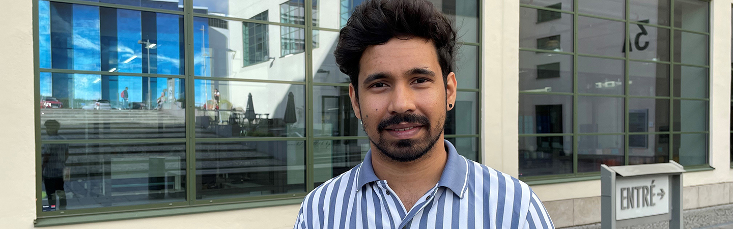 Foto of Dinitha outside Textile Fashion Center