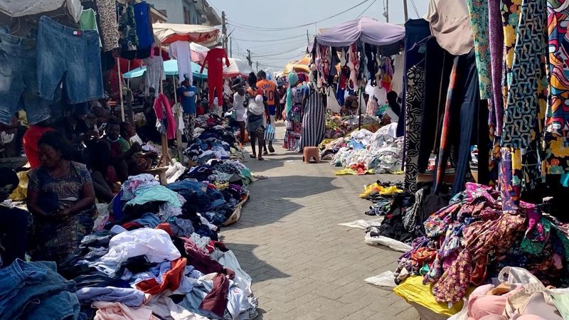 Second hand-marknad i Ghana